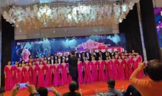 在灿烂的阳光下仿写句子 在灿烂阳光下合唱